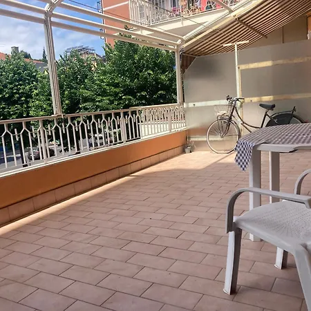 Apartmán Sweet Holidays & Bilocale Con Ampio Terrazzo A 2 Passi Dal Mare *